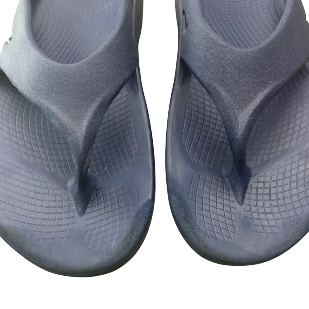 Oofos OOriginals Recovery Sandals Mens 11 Womens 13 Navy Blue Thong Flip Flops